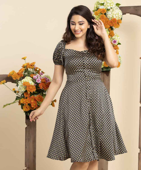 Elasticated Puffed Leopard Printed Neckline Dress